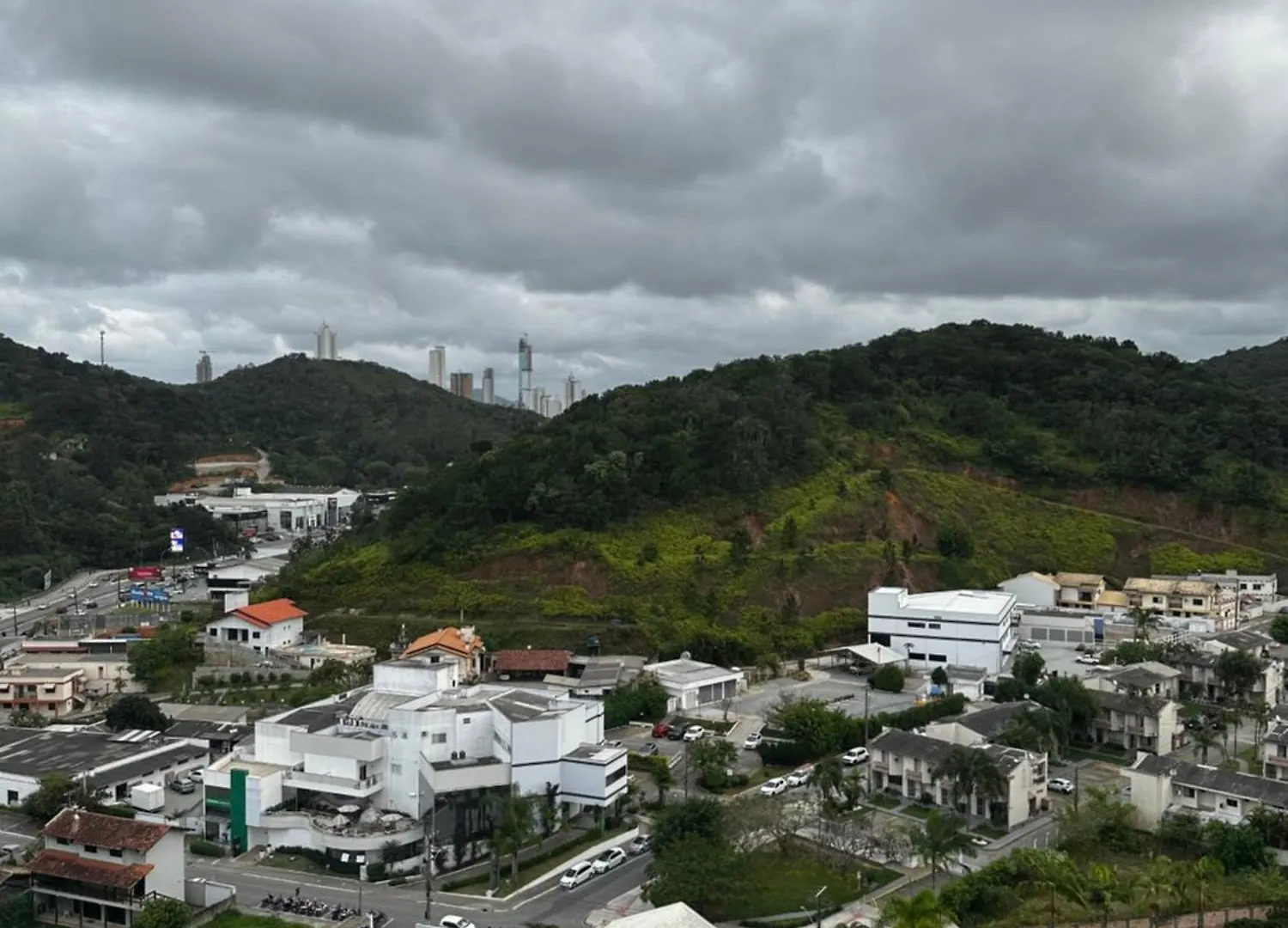 Apto 2Q Na Praia Brava, 650M Do Mar, Ao Lado De Balneario Camboriu 이타자이 0*,