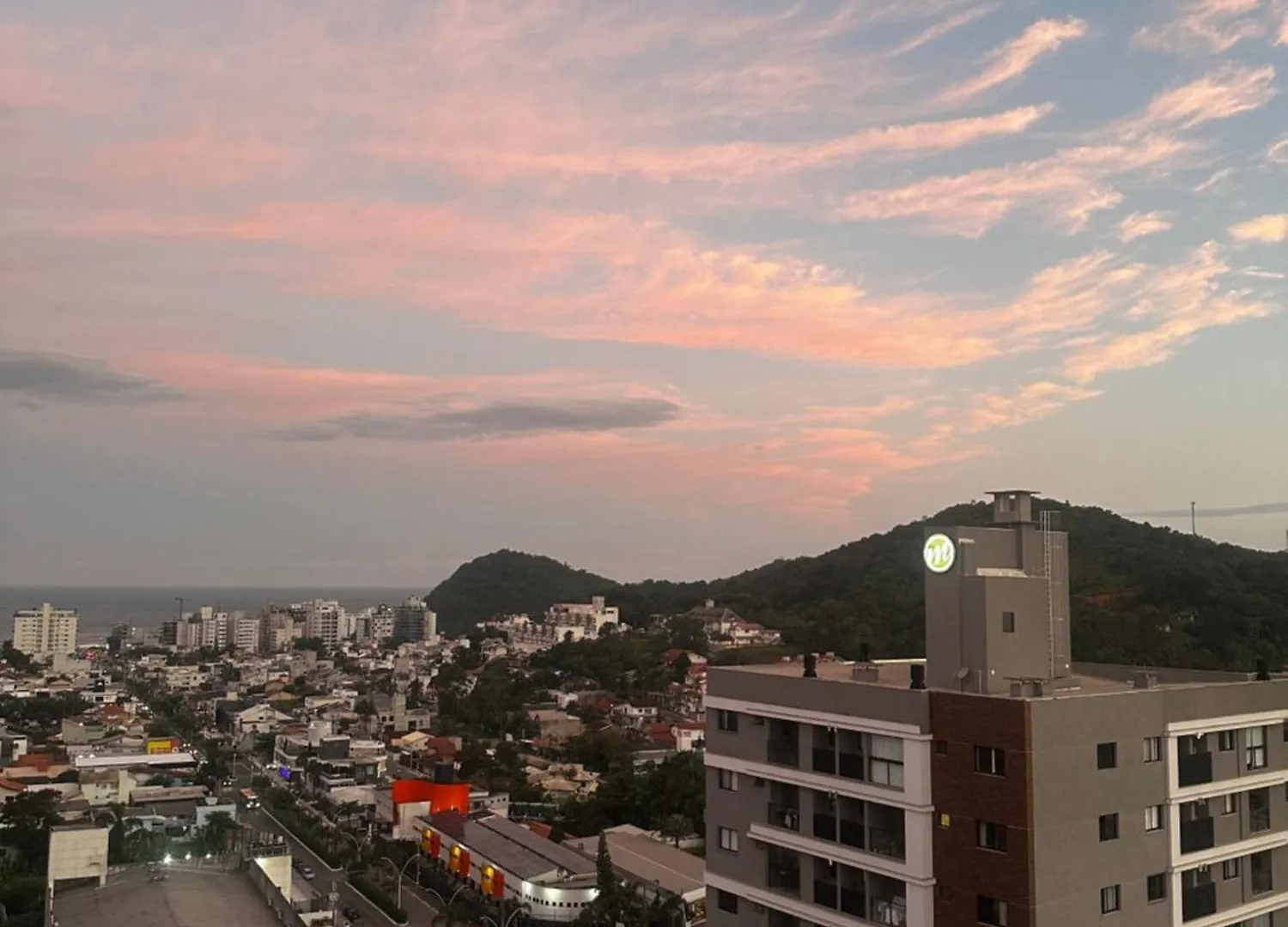 Apto 2Q Na Praia Brava, 650M Do Mar, Ao Lado De Balneario Camboriu 이타자이